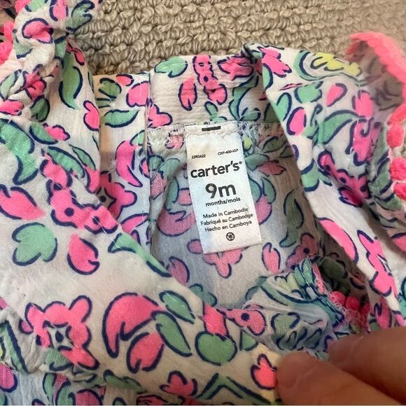 đ4/$20 Carterâs outfit for baby girlâ- sleeveless patterned top and shorts 9 mo - Picture 3 of 4
